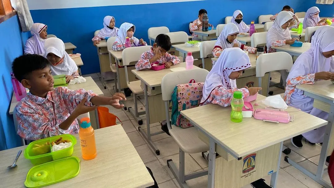 5 Jenis Kain Bahan Seragam Batik Sekolah yang Berkualitas Terbaik